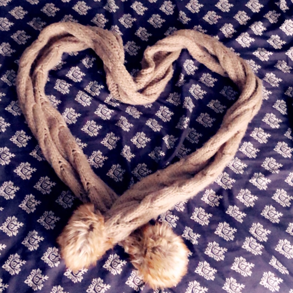 Scarf - Picture 7 of 8